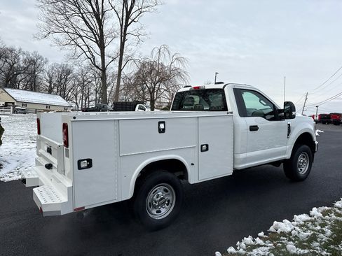 Used 2022 Ford F250 XL w/ Power Equipment Group image 6