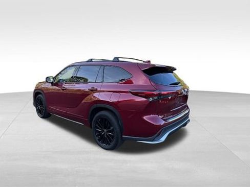 Used 2023 Toyota Highlander XSE AWD/4WD image 4