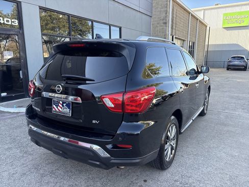 Used 2020 Nissan Pathfinder SV image 26