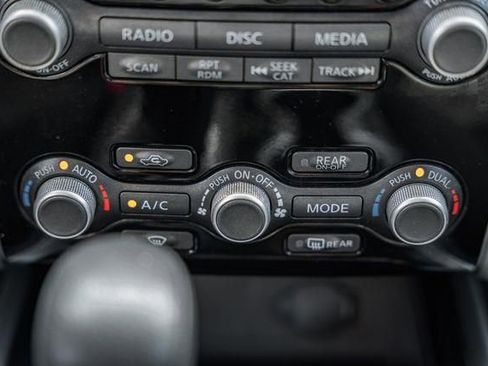 Used 2017 Nissan Pathfinder S image 22