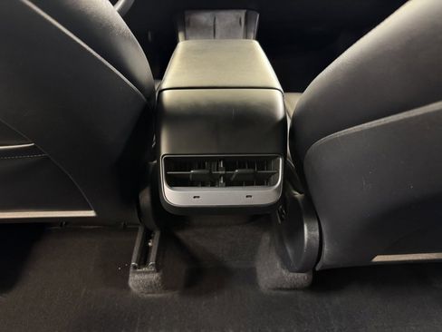 Used 2023 Tesla Model Y Long Range image 19