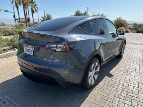 Used 2023 Tesla Model Y Long Range AWD/4WD image 13
