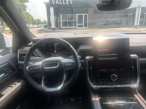 New 2026 GMC Yukon XL Denali w/ Denali Reserve Package AWD/4WD image 17