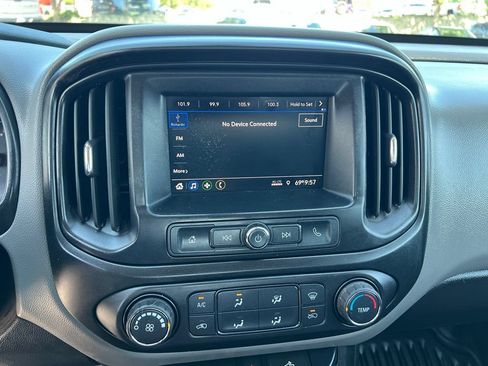 Used 2020 Chevrolet Colorado W/T RWD image 32