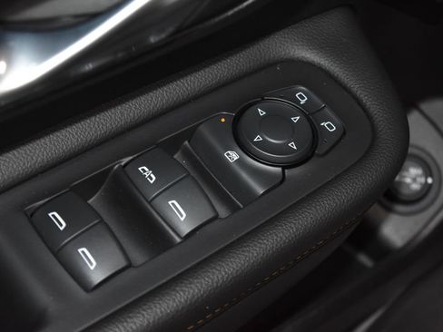 Used 2023 GMC Terrain AT4 image 6