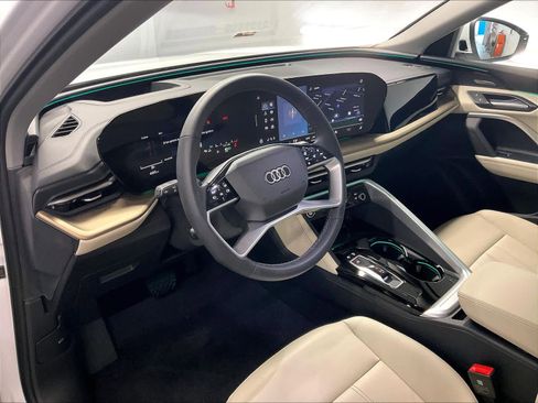 Certified 2025 Audi Q5 Premium Plus w/ Premium Plus image 15