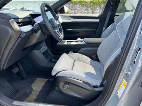 Used 2025 Volvo EX90 Ultra AWD/4WD image 2