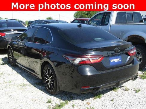 Used 2024 Toyota Camry SE FWD image 3
