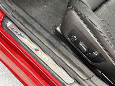 Used 2025 BMW 330i Sedan w/ M Sport Package RWD image 22