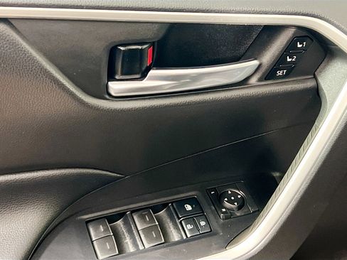Used 2022 Toyota RAV4 XLE Premium AWD/4WD image 16