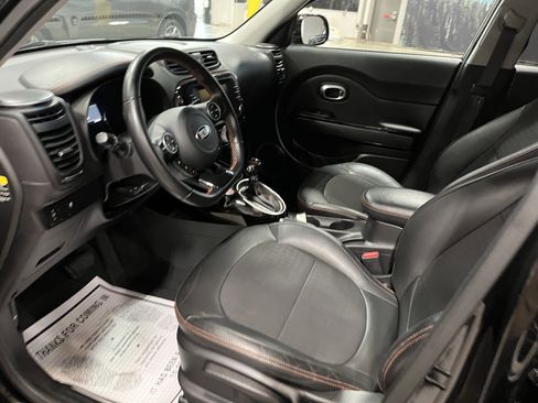 Used 2019 Kia Soul ! FWD image 9