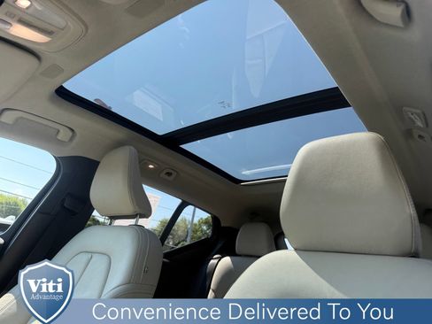 Certified 2024 Volvo XC40 B5 Plus w/ Protection Package Premier AWD/4WD image 19