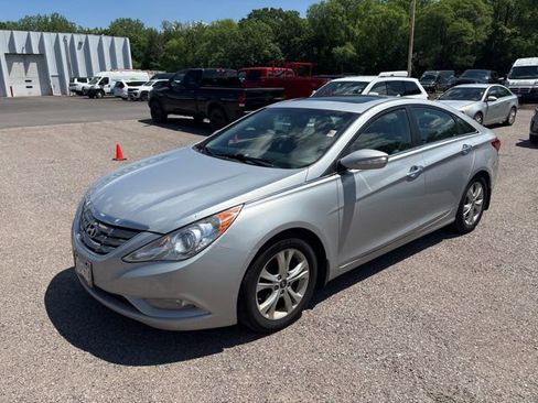 Used 2011 Hyundai Sonata Limited w/ Navigation Pkg 5 FWD image 3