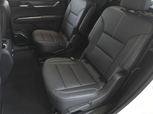 New 2026 GMC Yukon XL Denali w/ Denali Reserve Package AWD/4WD image 33
