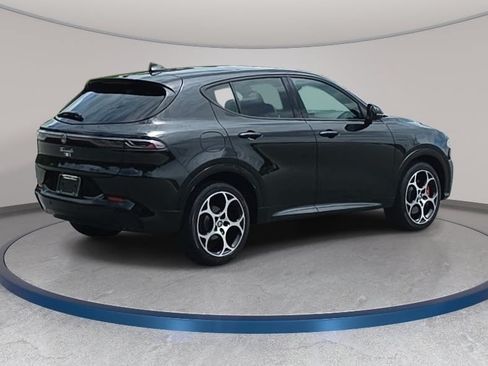 Used 2025 Alfa Romeo Tonale w/ Premium Package AWD/4WD image 5