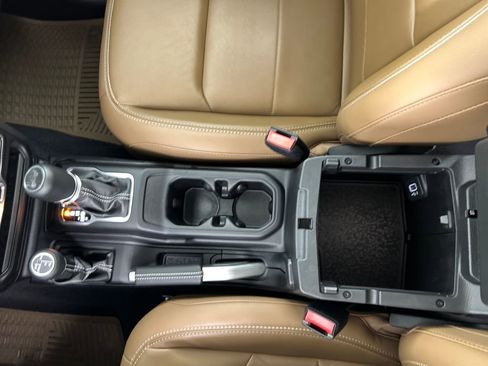 Used 2021 Jeep Wrangler Unlimited Sahara w/ Safety Group image 15