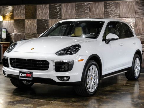 Used 2018 Porsche Cayenne S image 7