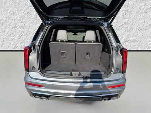 Used 2024 Cadillac XT6 Premium Luxury FWD image 12
