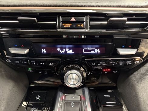 Used 2022 Acura MDX SH-AWD image 26