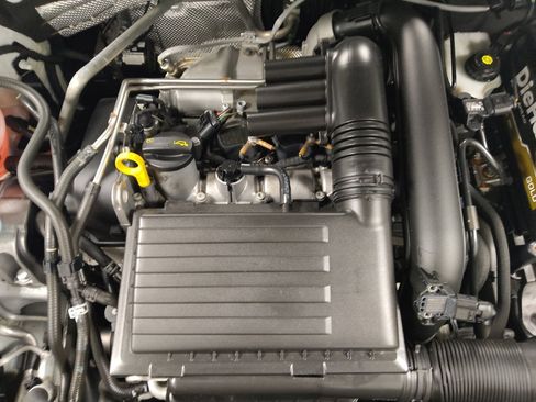 Used 2017 Volkswagen Jetta SE image 30