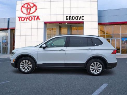 Used 2018 Volkswagen Tiguan S FWD image 2