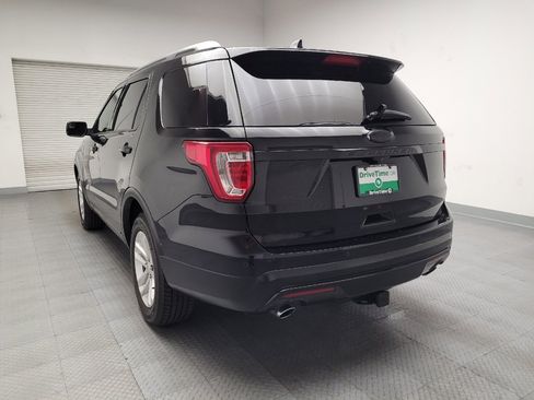 Used 2016 Ford Explorer XLT image 6