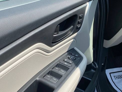 Used 2025 Honda Odyssey EX-L image 11