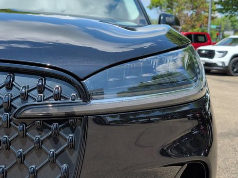 Used 2025 Lincoln Aviator AWD w/ Jet Appearance Package image 43