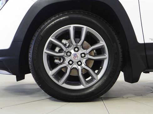 Used 2022 GMC Terrain SLT image 5