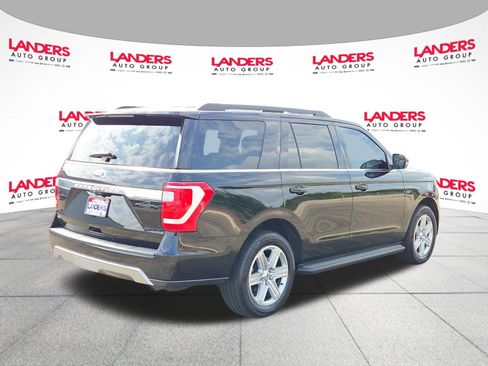 Used 2018 Ford Expedition XLT w/ Equipment Group 201A RWD image 3