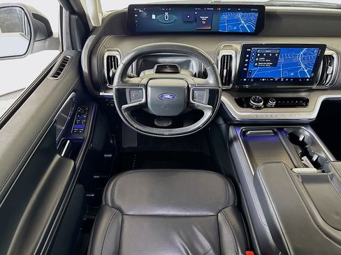 Used 2025 Ford Expedition Platinum AWD/4WD image 22