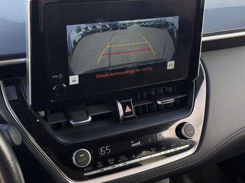 Used 2024 Toyota Corolla Cross XLE image 19