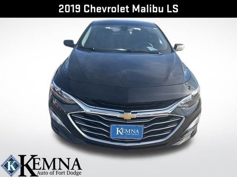 Used 2019 Chevrolet Malibu LS image 2