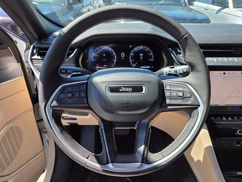 New 2026 Jeep Grand Cherokee Limited RWD image 16