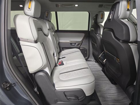 Used 2024 Rivian R1S Adventure AWD/4WD image 23