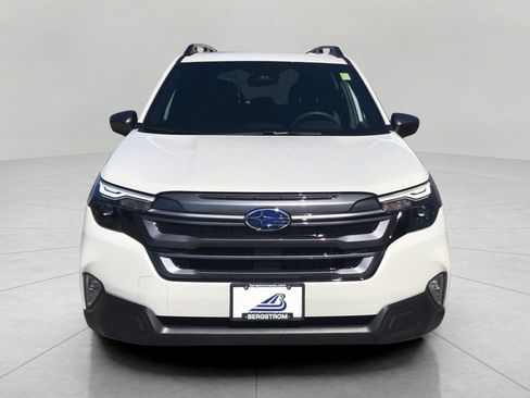 Used 2025 Subaru Forester Premium w/ Convenience Package #1 AWD/4WD image 12
