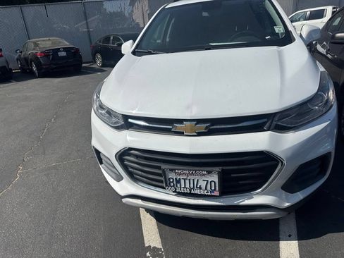 Used 2019 Chevrolet Trax LT w/ LT Convenience Package FWD image 1