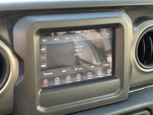 Used 2023 Jeep Wrangler Unlimited image 7