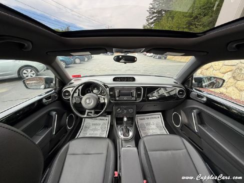 Used 2013 Volkswagen Beetle TDI FWD image 23