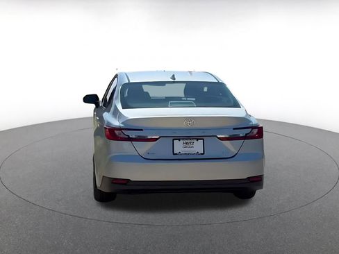 Used 2025 Toyota Camry LE FWD image 8
