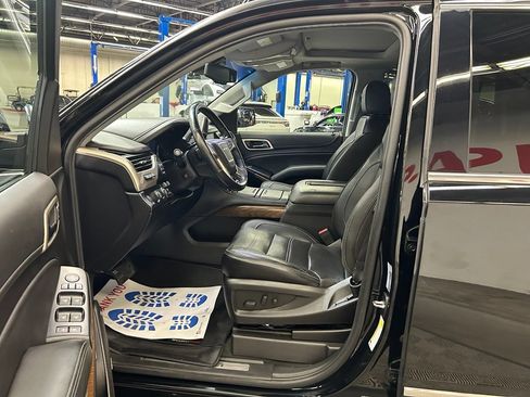 Used 2019 GMC Yukon Denali w/ Denali Ultimate Package AWD/4WD image 17