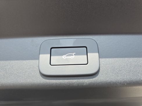 New 2026 Land Rover Range Rover Sport Dynamic SE image 13