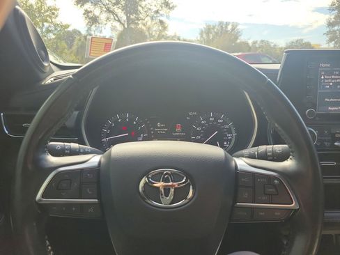 Used 2021 Toyota Highlander XSE image 23