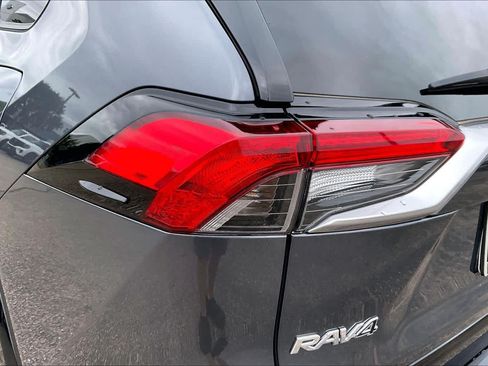 Used 2025 Toyota RAV4 XSE AWD/4WD image 29