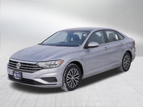 Used 2020 Volkswagen Jetta SE image 4