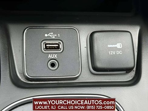 Used 2021 Jeep Cherokee Latitude Plus FWD image 46