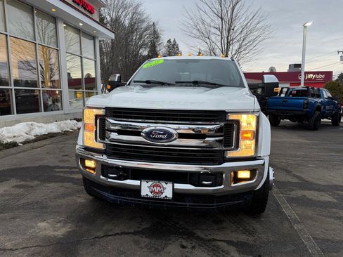 Used 2019 Ford F450 XLT w/ XLT Premium Package image 3