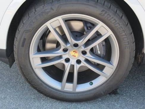 Certified 2025 Porsche Cayenne Base image 13