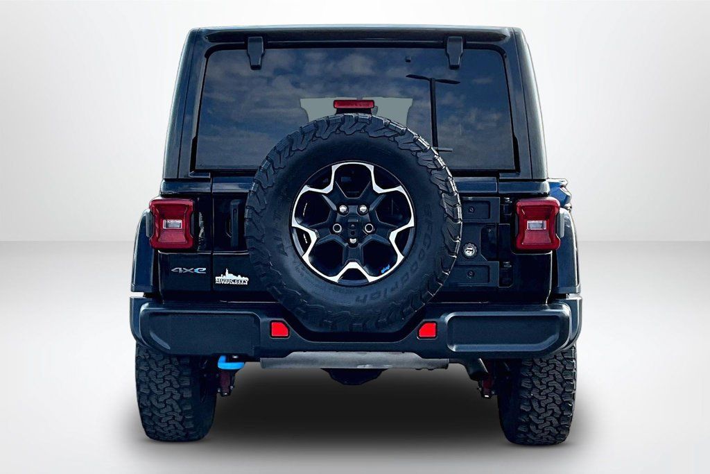 Used 2023 Jeep Wrangler Unlimited Rubicon 4xe w/ Cold Weather Group AWD/4WD image 7