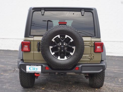 Used 2025 Jeep Wrangler Unlimited Rubicon image 6